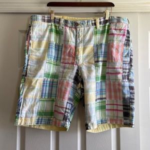 Tommy Bahama patchwork short reversible to all yellow. Very good condition.